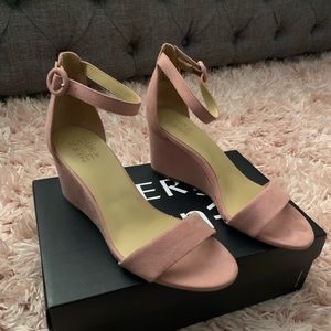 Naturalized size 8.5 wedge sandals